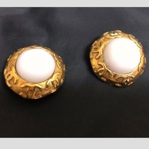 CHANEL Vintage Faux Pearl Clip-On Earrings